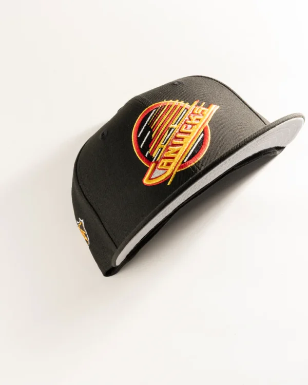 VANCOUVER CANUCKS SS PRO FITTED HAT
